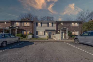 Main picture of 805 Cathedral Dr