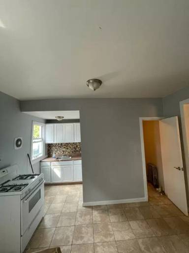 Main picture of 176 Parker St