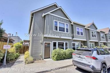 Main picture of 4409 NE Killingsworth St