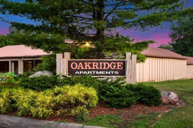 Main picture of 2700 W Willowlake Dr