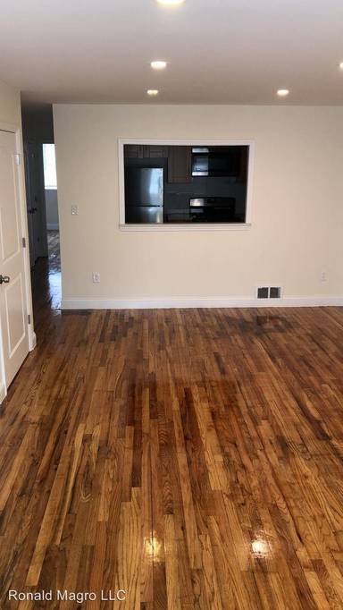 Main picture of 778 Pugsley Ave