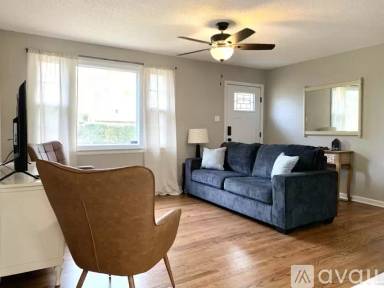 Main picture of 470 Circle Dr