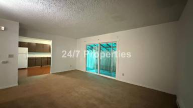 Main picture of 910 N Ainsworth St