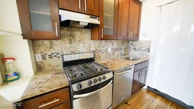 Main picture of 2515 Crescent St