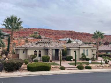 Main picture of 1912 N Artesia Dr