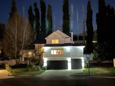 Main picture of 1212 E Hawberry Cir