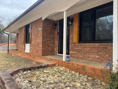 Main picture of 3107 McLong Dr