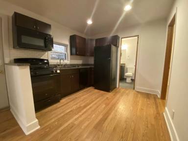 Main picture of 3136 N Southport Ave