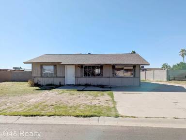 Main picture of 726 N 97th Pl