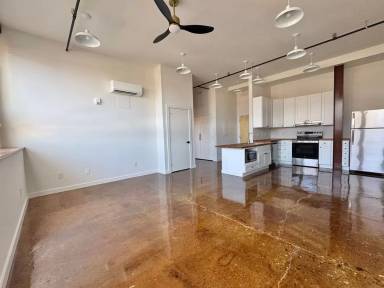 Main picture of 510 S College St