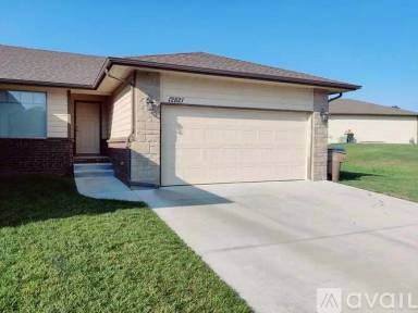 Main picture of 12821 E Zimmerly St