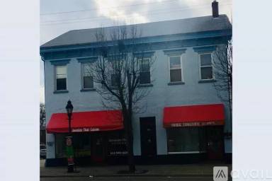 Main picture of 147 W Benson St