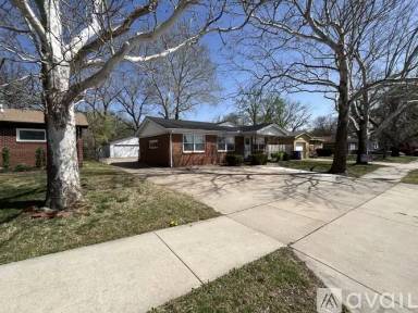 Main picture of 1228 N Buckner St