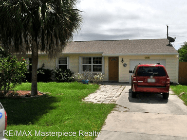 Main picture of 2808 SE Buccaneer Cir