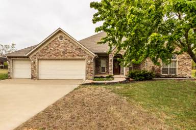 Main picture of 83 Sunset Hills Cir