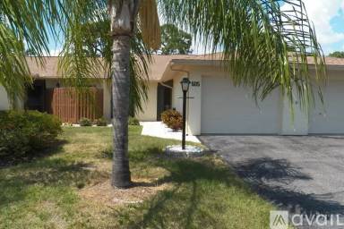 Main picture of 607 Pinebrook Cres