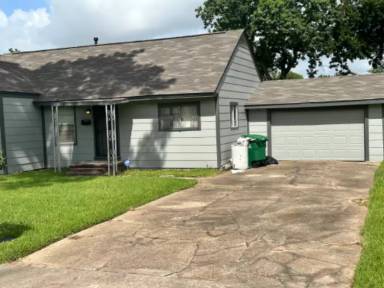 Main picture of 7112 Goforth St