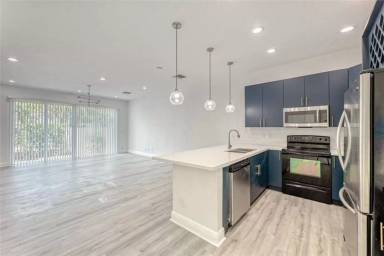 Main picture of 502 SW 4th Ave