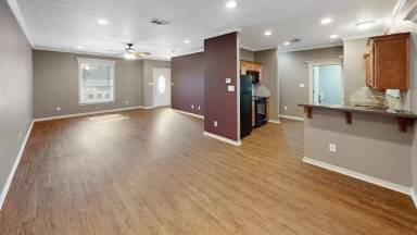 Main picture of 2800 Horseback Dr