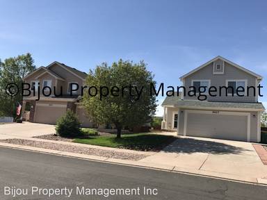 Main picture of 5427 Arroyo St