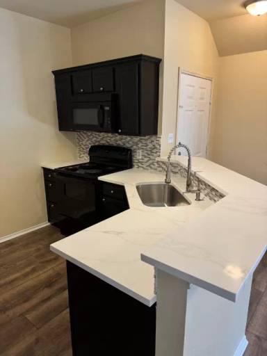 Main picture of 113-41 Lindas Creek Ln