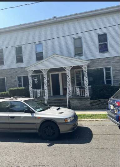 Main picture of 2421 6th Ave