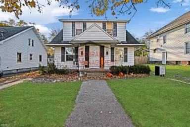 Main picture of 1422 Downey St
