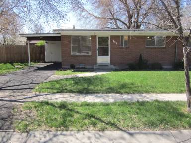 Main picture of 824 E Whitemaple Way