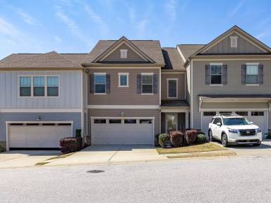 Main picture of 4 Tatum Ln