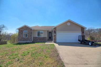 Main picture of 116 Pioneer Ct