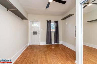 Main picture of 550 S 4th St