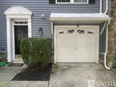 Main picture of 19 Falcon Ln