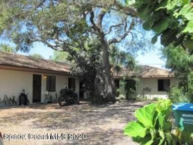 Main picture of 210 Pierce Ave