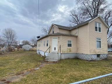 Main picture of 604 2nd Ave W