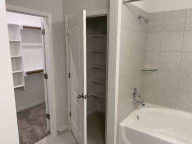 Main picture of 7445 Shady Meadows Ln