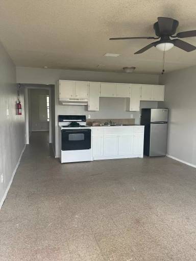 Main picture of 102 S Holland Ave