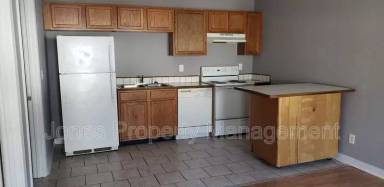 Main picture of 120 W 52 Byp