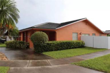 Main picture of 1200 SW 142nd Ave