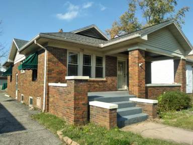 Main picture of 715 S Rotherwood Ave