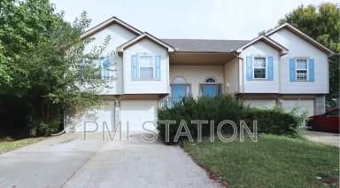 Main picture of 403 NW Highland Ln