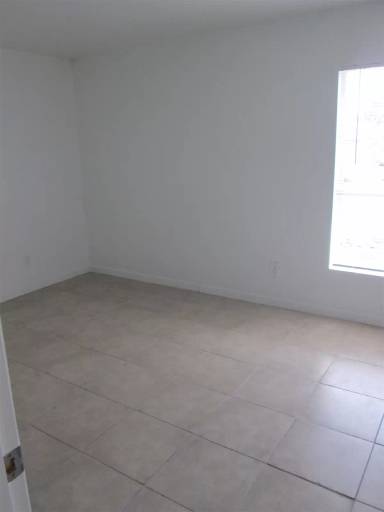 Main picture of 4692 Golfview Blvd
