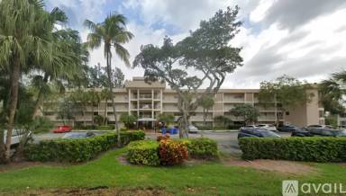 Main picture of 3051 S Palm Aire Dr