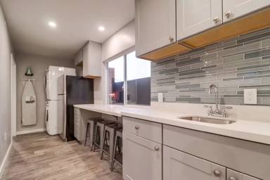 Main picture of 1315 Morena Blvd