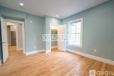 Main picture of 374 Oxford St