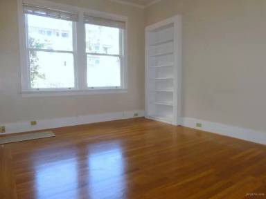 Main picture of 2609 Market St