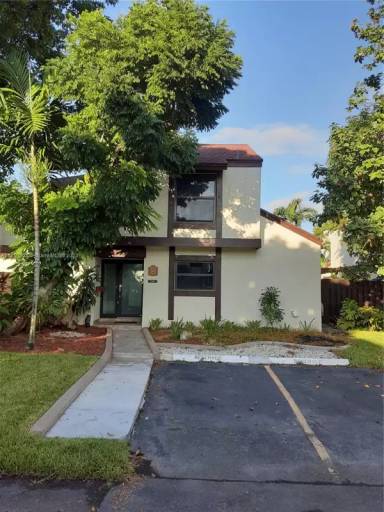 Main picture of 540 NW 99th Pl
