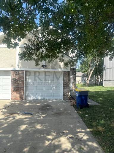 Main picture of 3556 NE Independence Ave