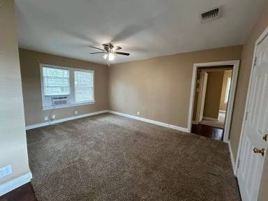 Main picture of 1108 Clarence St