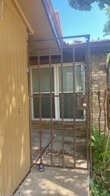 Main picture of 5700 Meadow Wood Ln