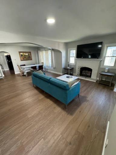 Main picture of 805 E Taylor St